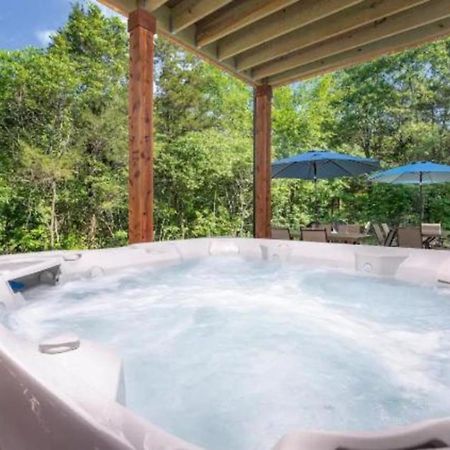 Вилла Premier Retreat With Hot Tub, Theater & Pool Table Холлистер Экстерьер фото